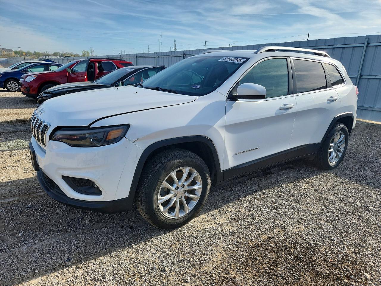 Salvage Jeep Cherokee Image