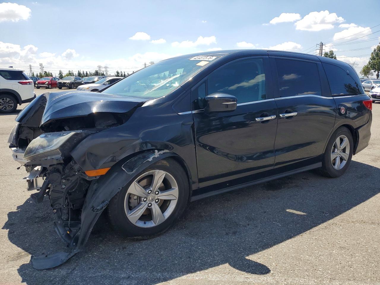Salvage Honda Odyssey Image
