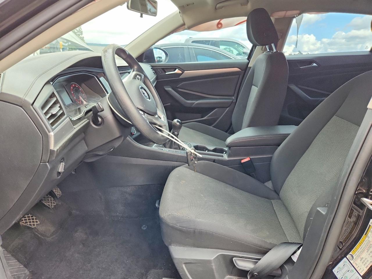 Volkswagen Jetta S