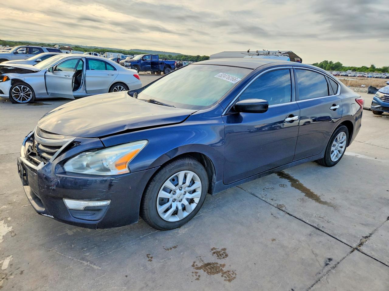 Salvage Nissan Altima Image