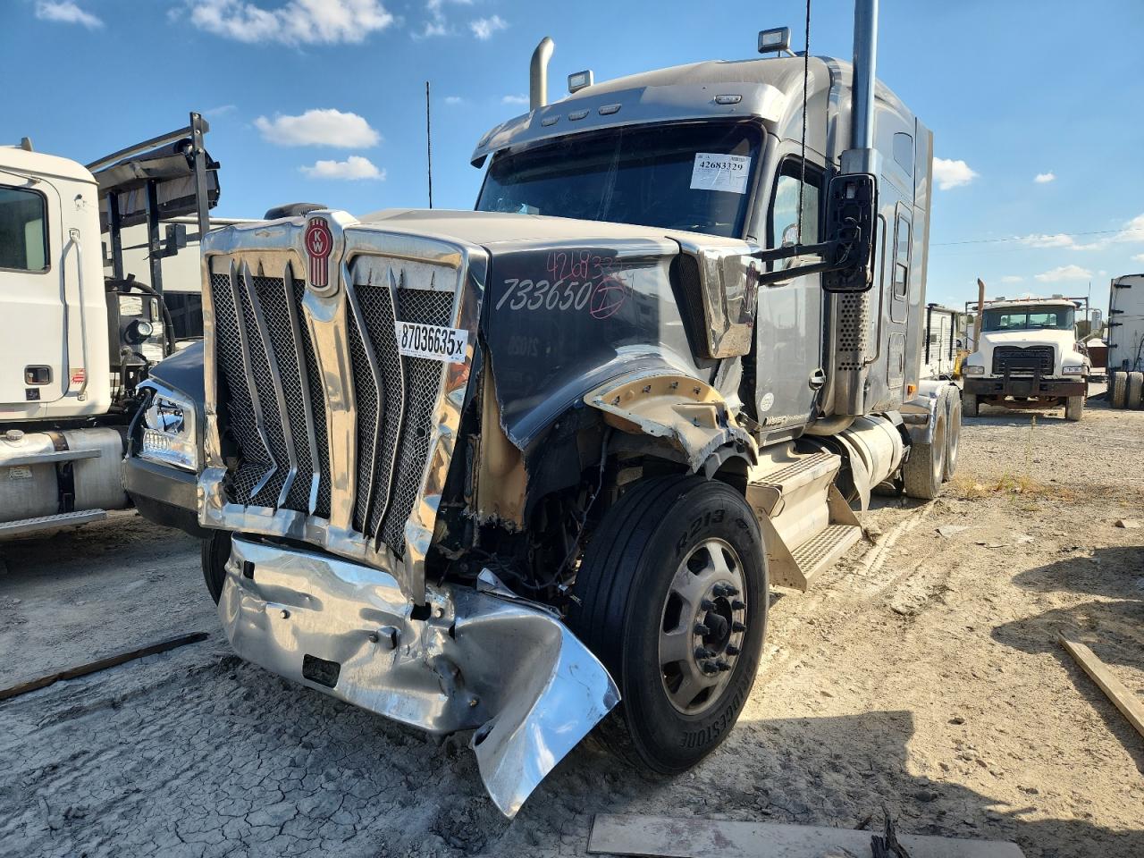Kenworth W900
