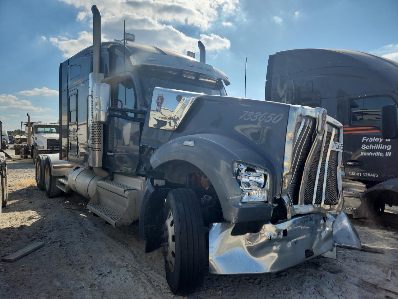 Salvage Kenworth W900 Image