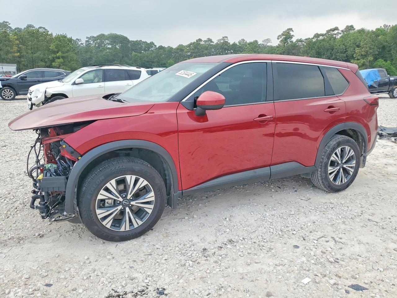 Salvage Nissan Rogue Image