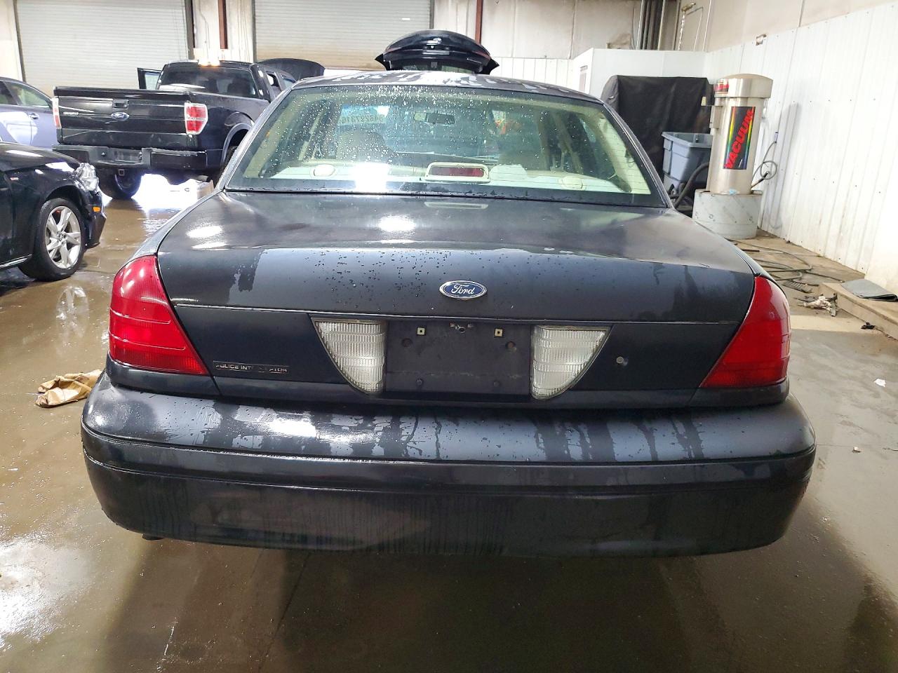 Ford Crown Vic Police Interceptor