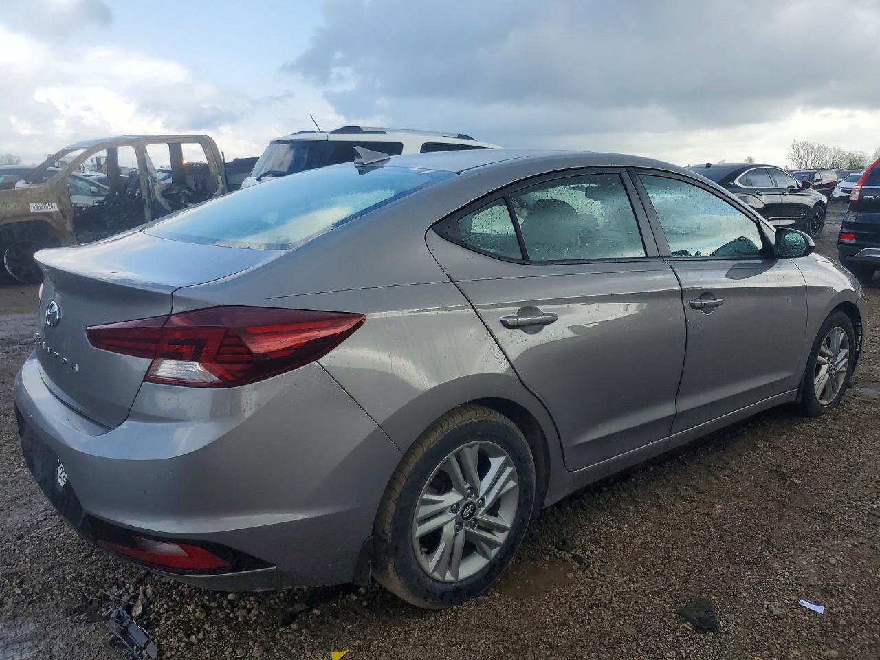 Hyundai ELANTRA Value Edition