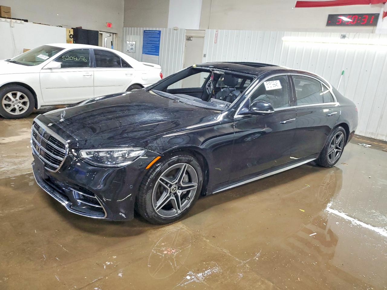 Salvage Mercedes-Benz S-Class Image