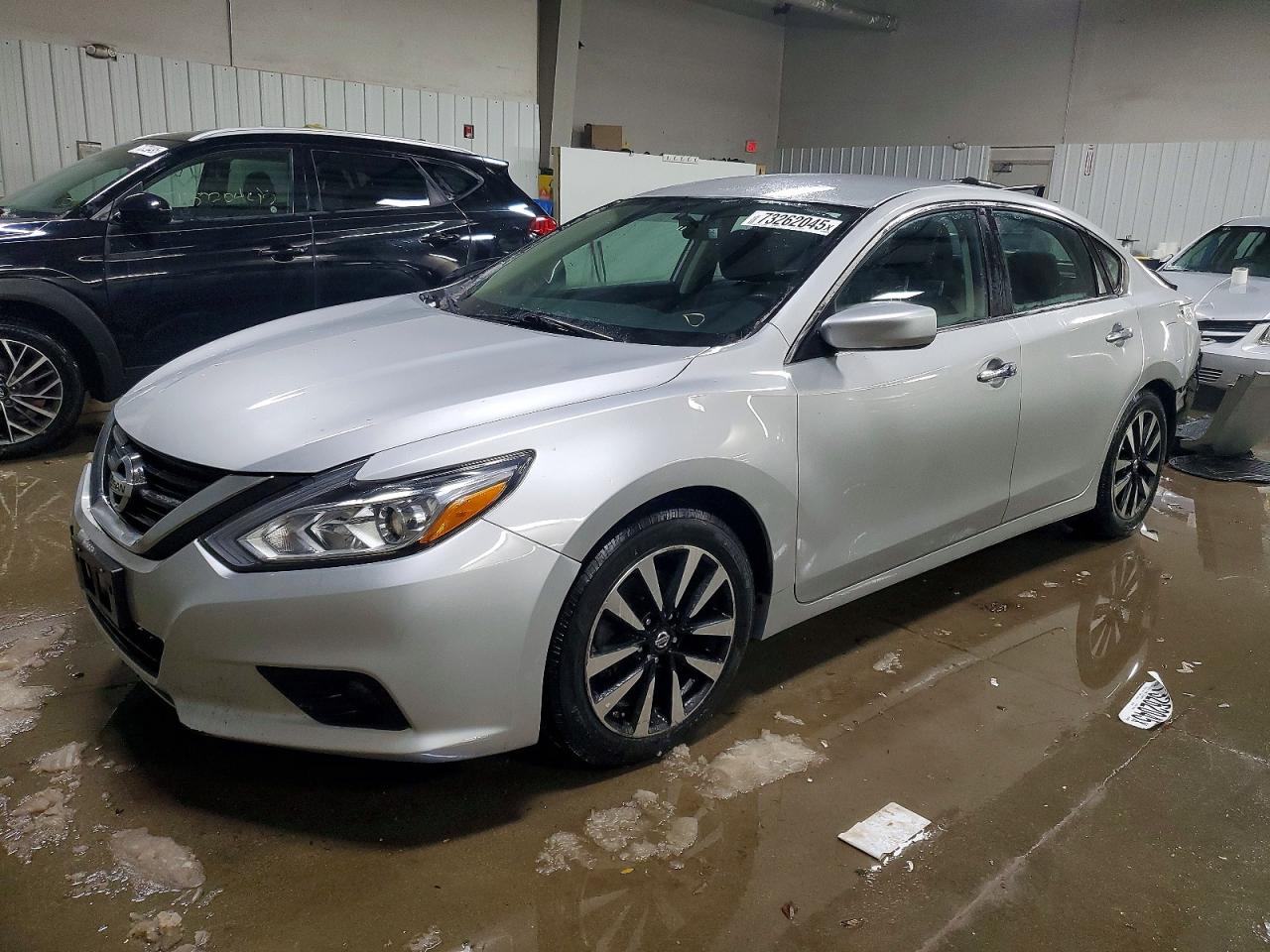 Salvage Nissan Altima Image