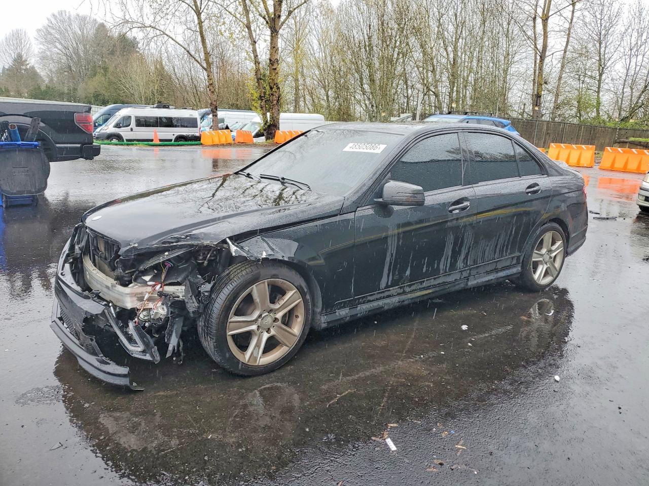 Salvage Mercedes-Benz C-Class Image