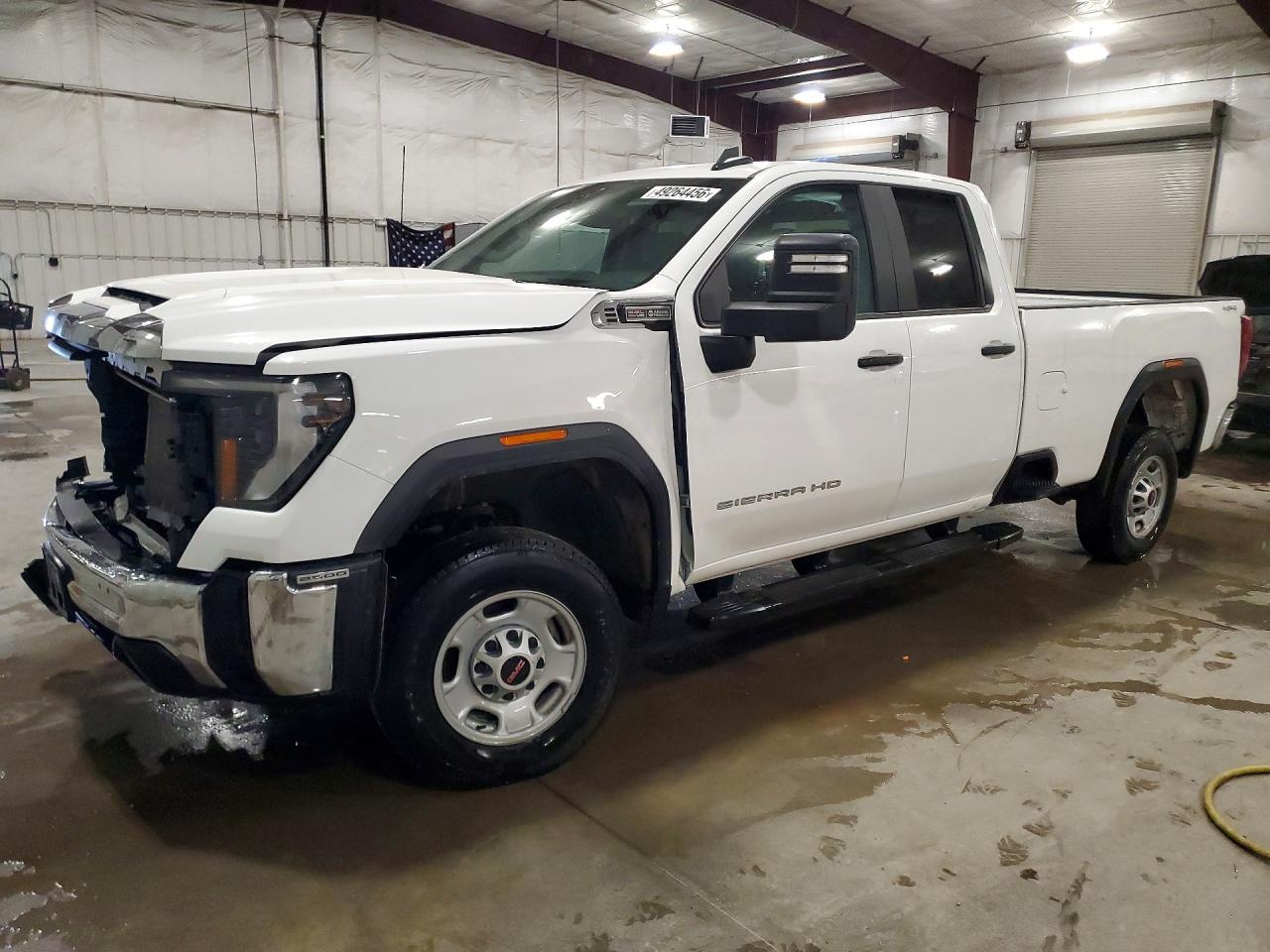 Salvage GMC Sierra Image