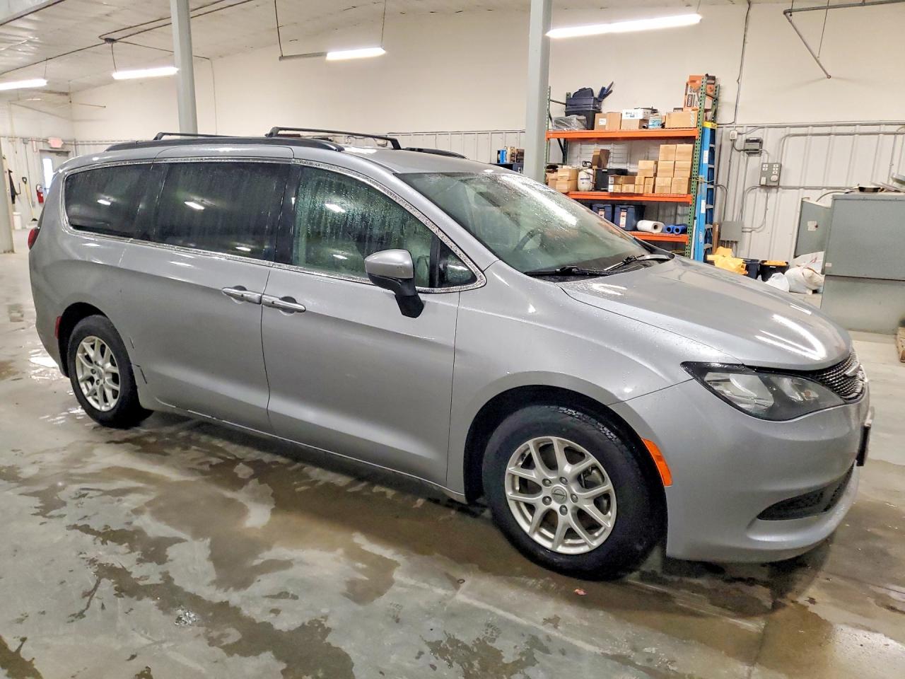 Chrysler Minivan Lxi