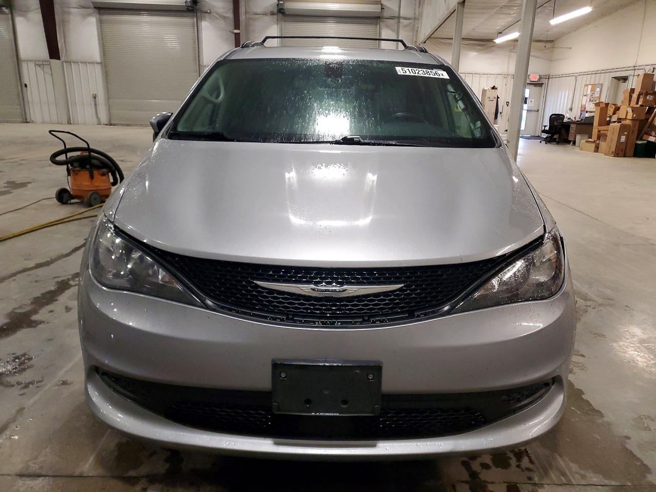Chrysler Minivan Lxi