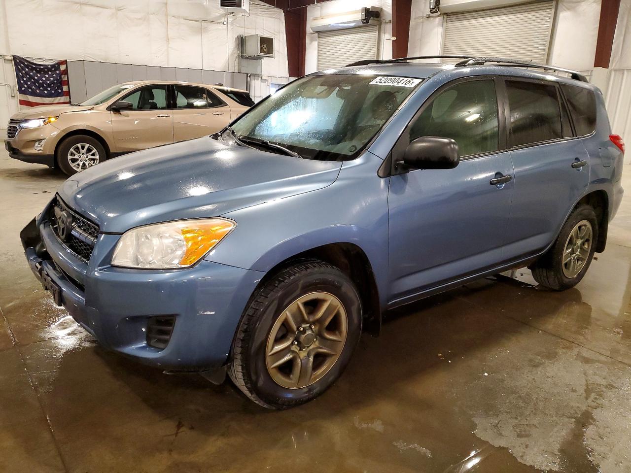 Salvage Toyota RAV4 Image