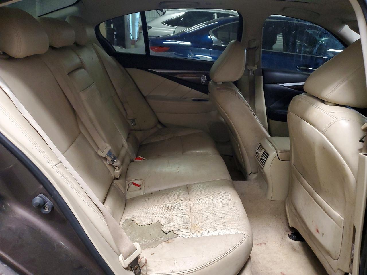INFINITI Q50 Premium