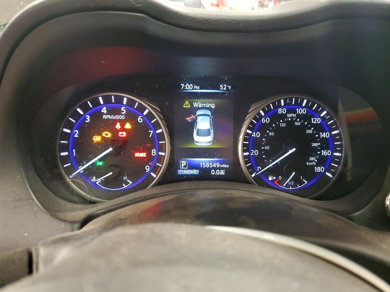 INFINITI Q50 Premium