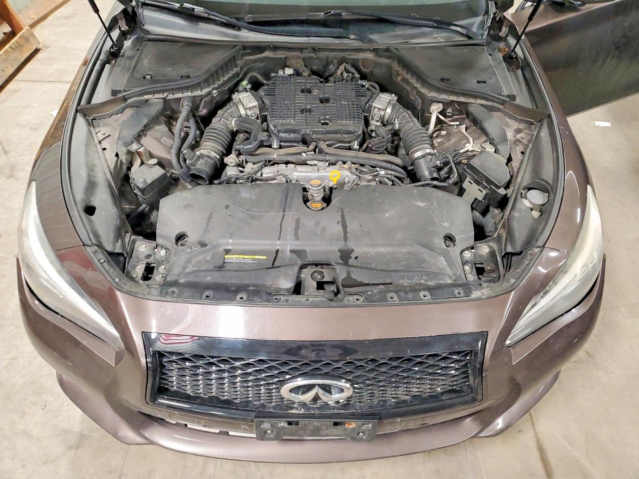 INFINITI Q50 Premium