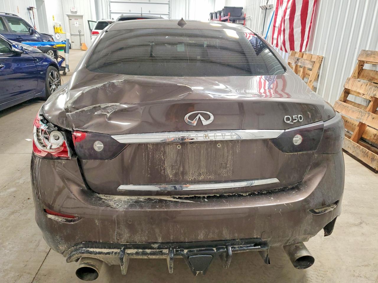 INFINITI Q50 Premium