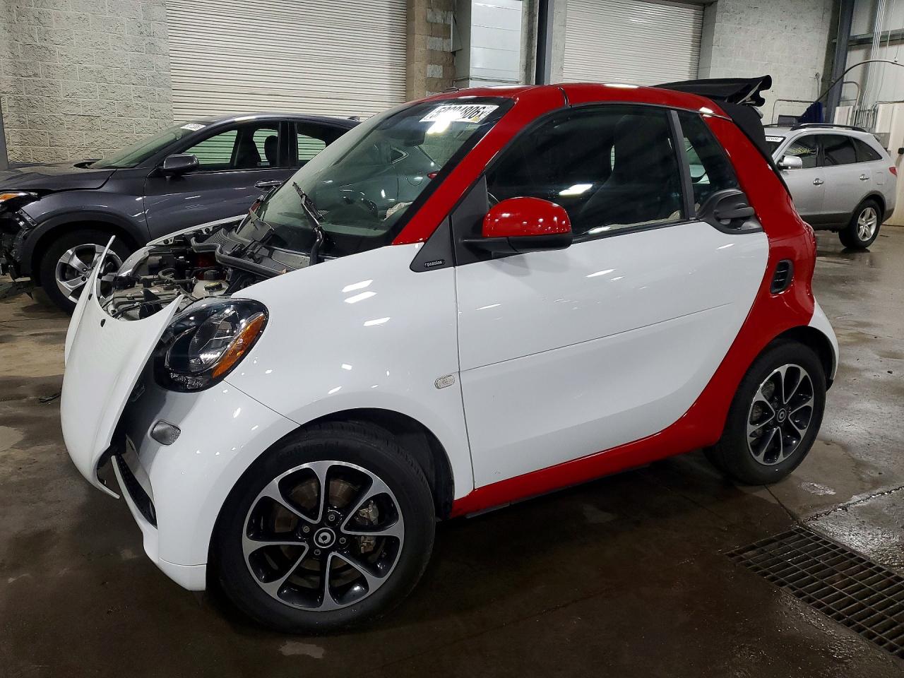 Salvage Smart Cars fortwo Image