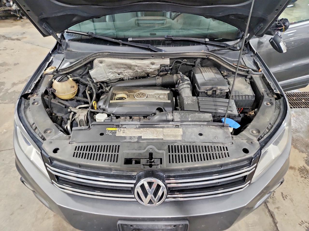 Volkswagen Tiguan S
