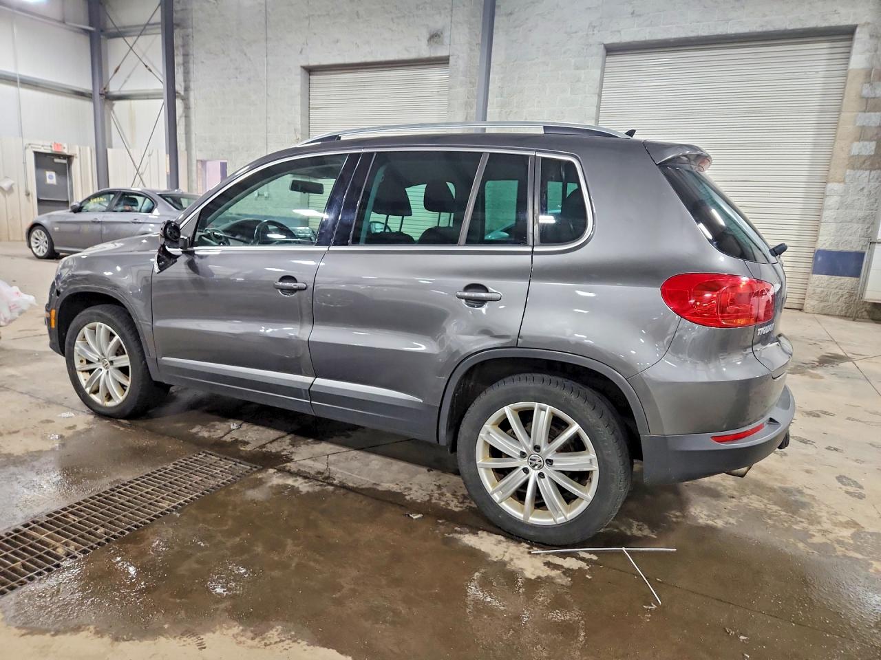 Volkswagen Tiguan S