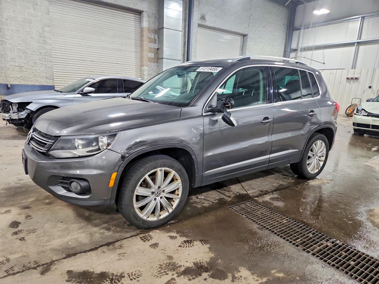 Salvage Volkswagen Tiguan Image