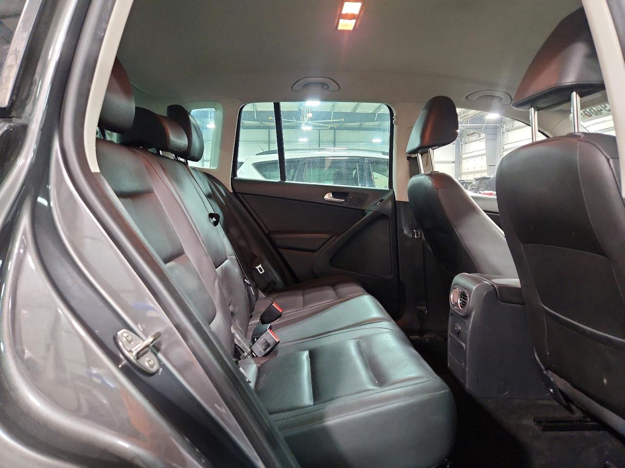 Volkswagen Tiguan S