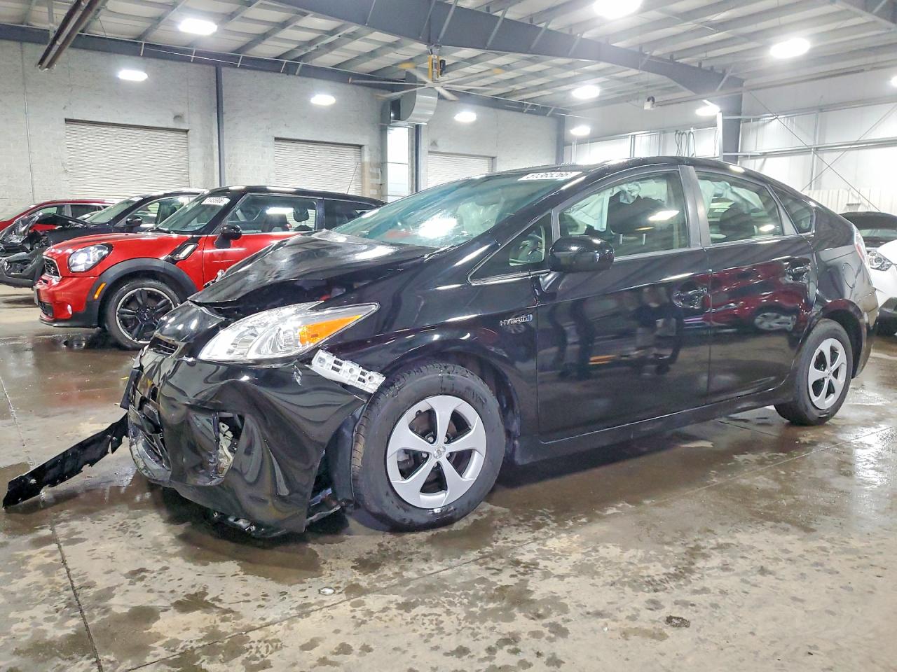 Salvage Toyota Prius Image