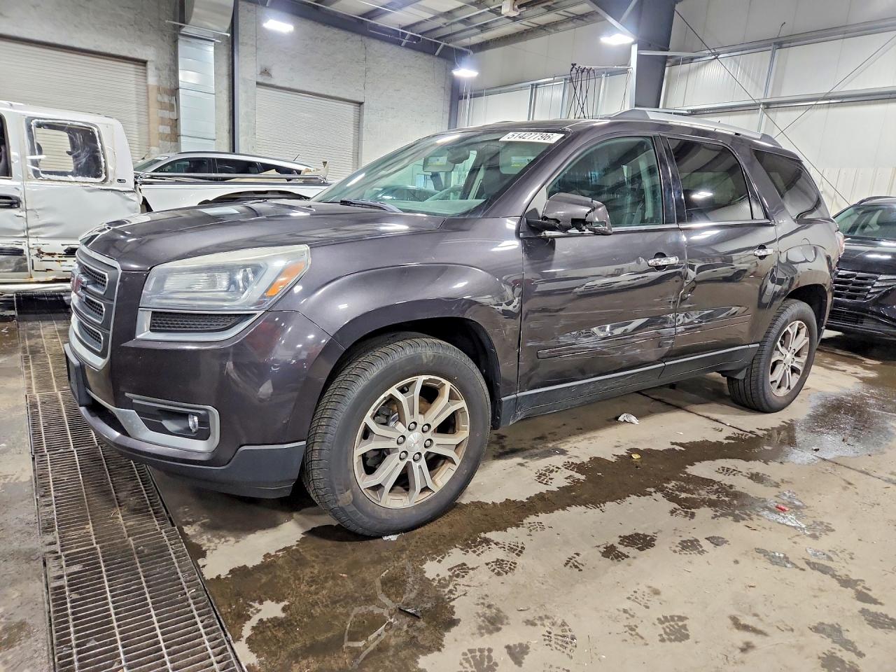 Salvage GMC Acadia Image