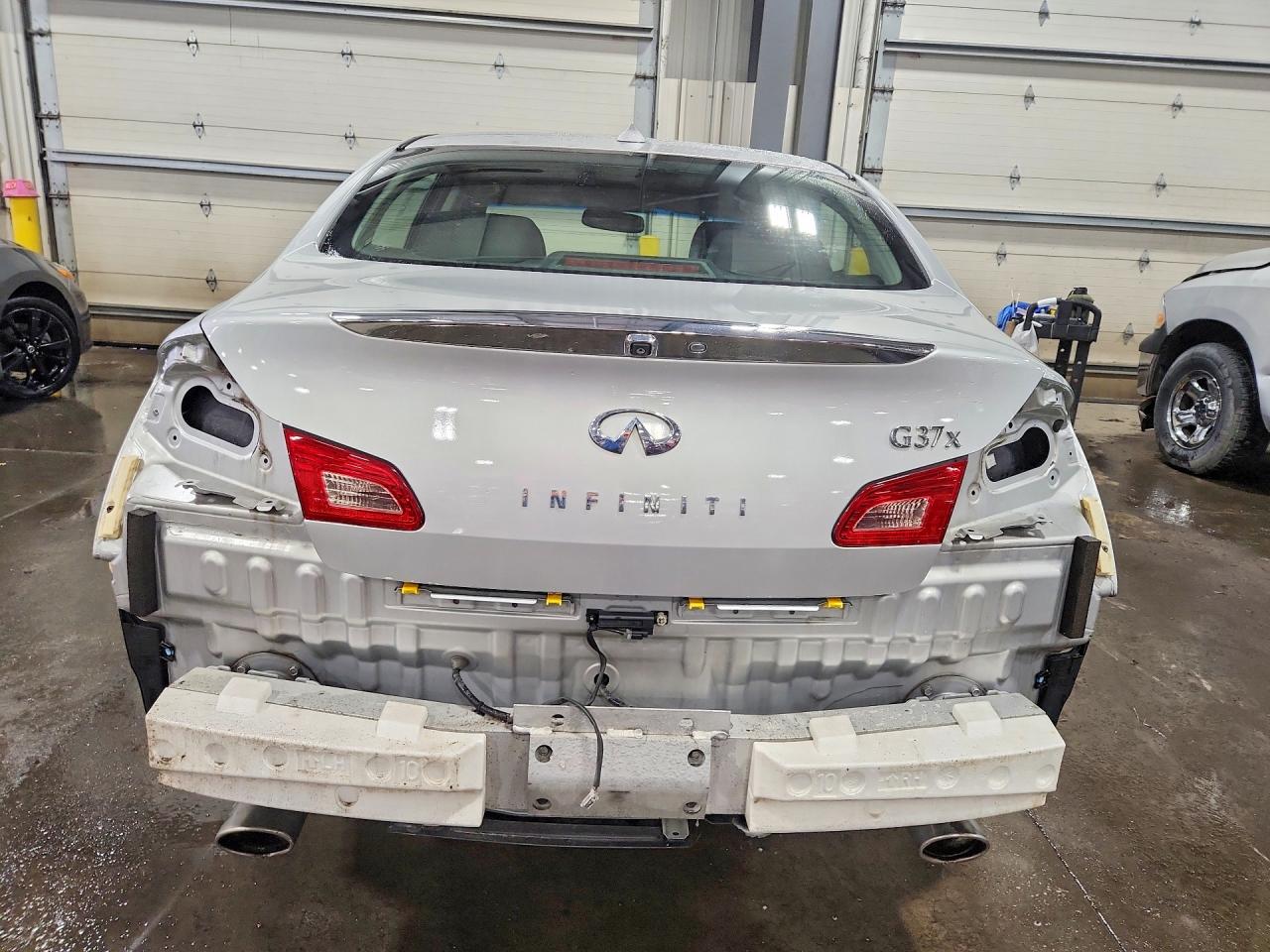 INFINITI G37 X