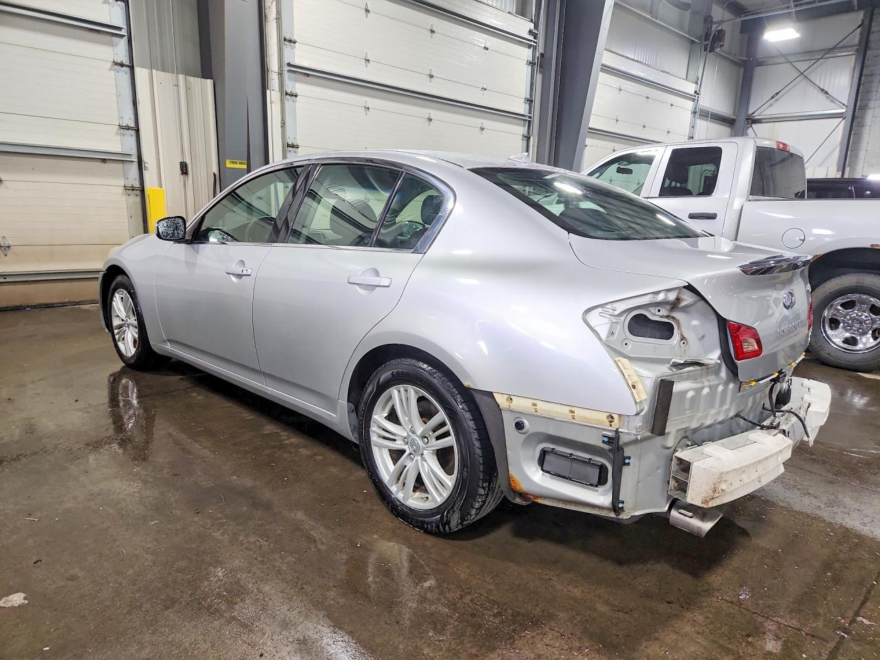 INFINITI G37 X