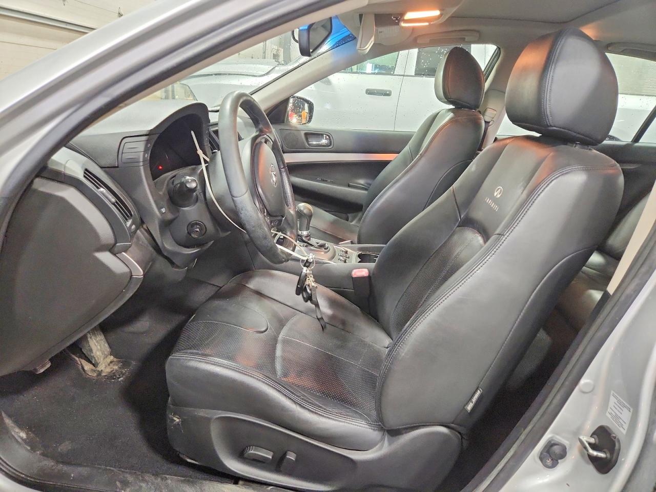 INFINITI G37 X