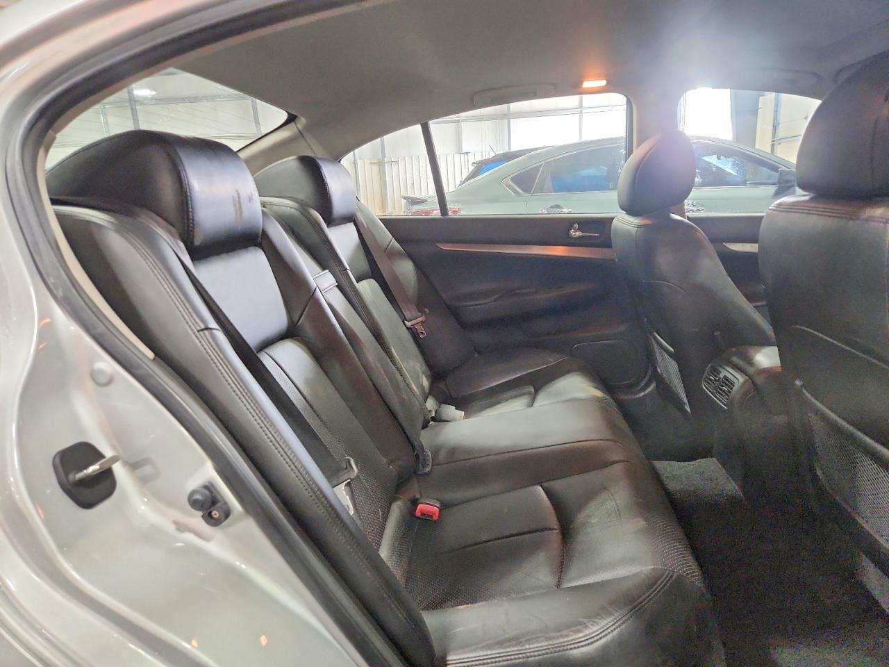 INFINITI G37 X