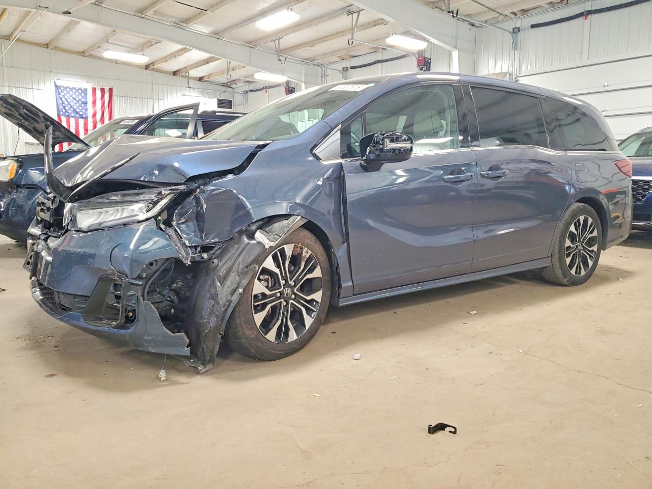 Salvage Honda Odyssey Image