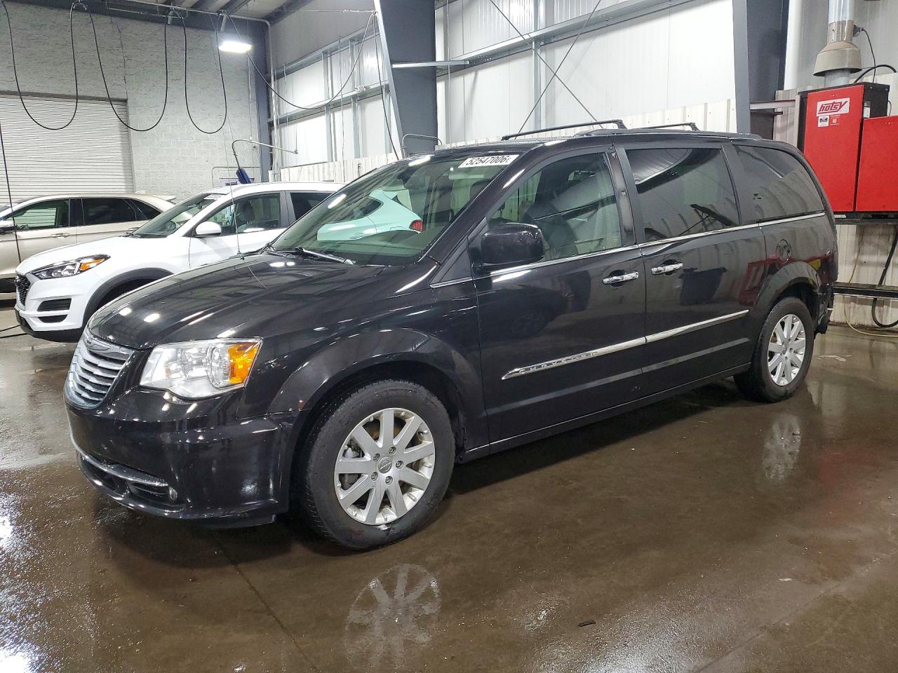 Salvage Chrysler Minivan Image
