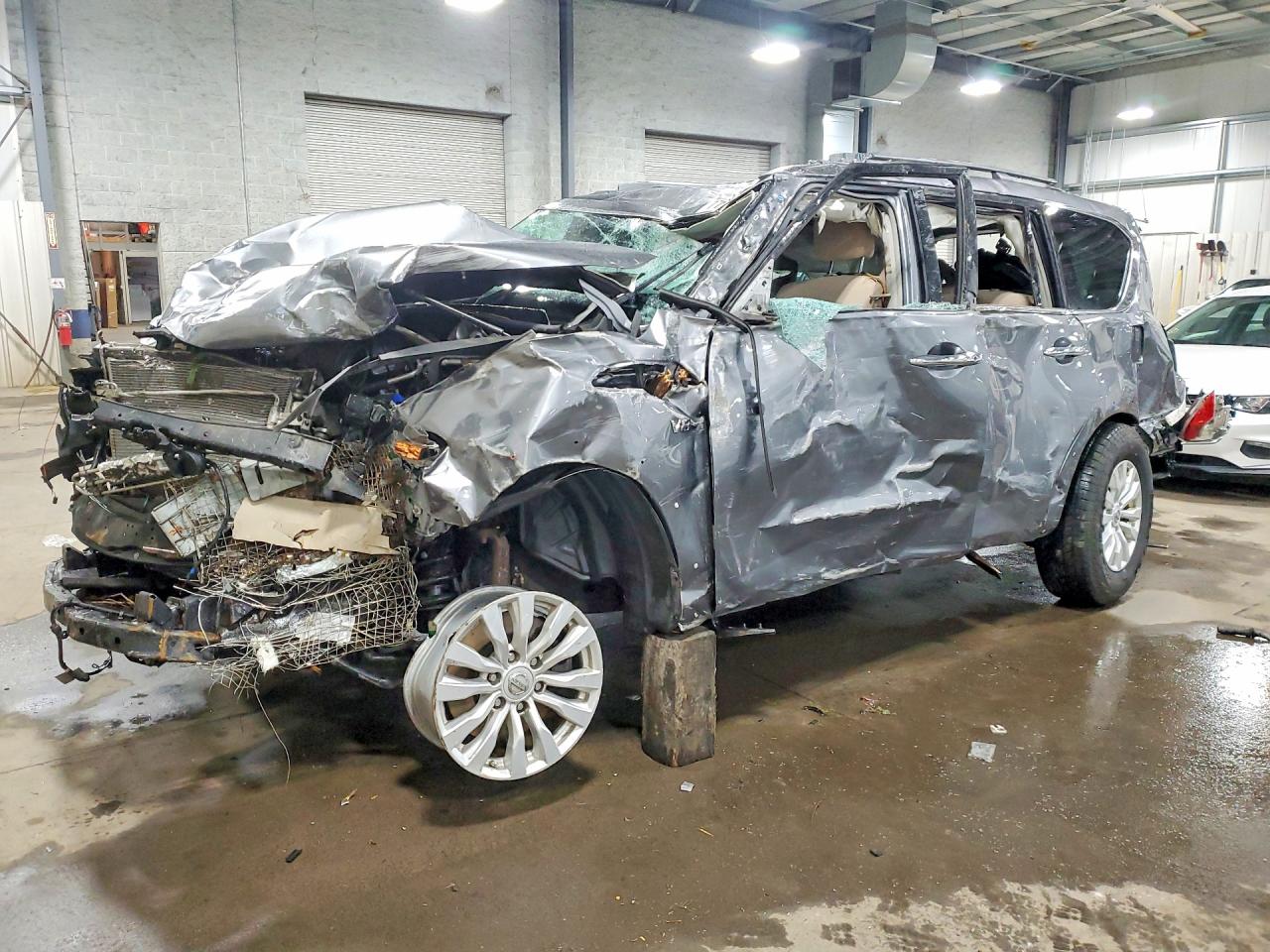 Salvage Nissan Armada Image
