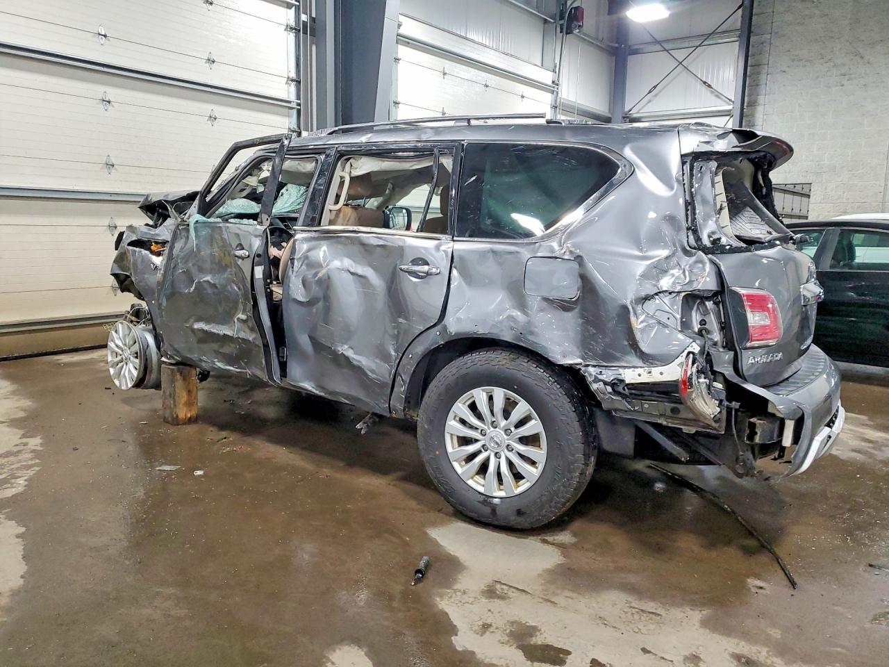 Nissan Armada Sv