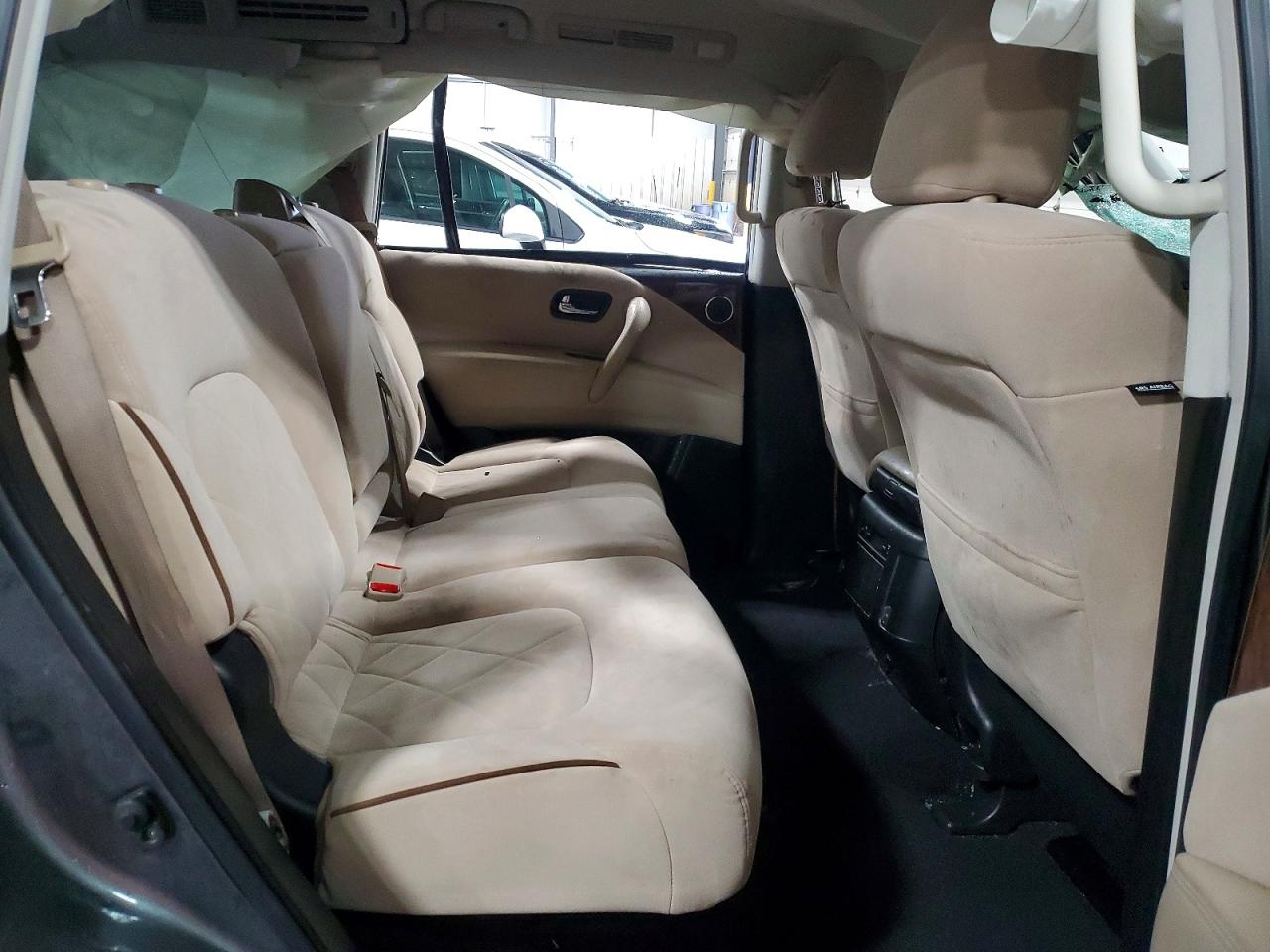 Nissan Armada Sv