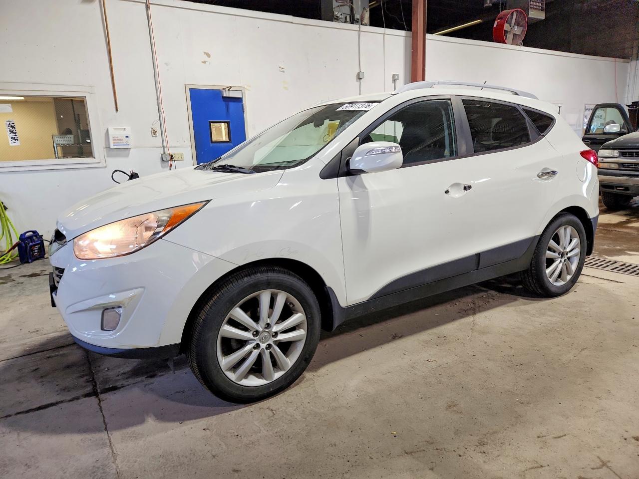 Salvage Hyundai TUCSON Image