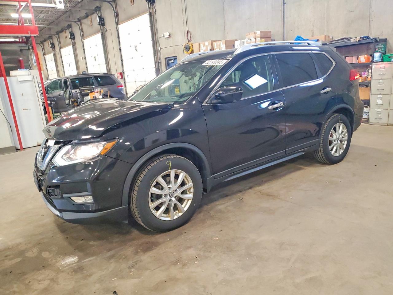 Salvage Nissan Rogue Image
