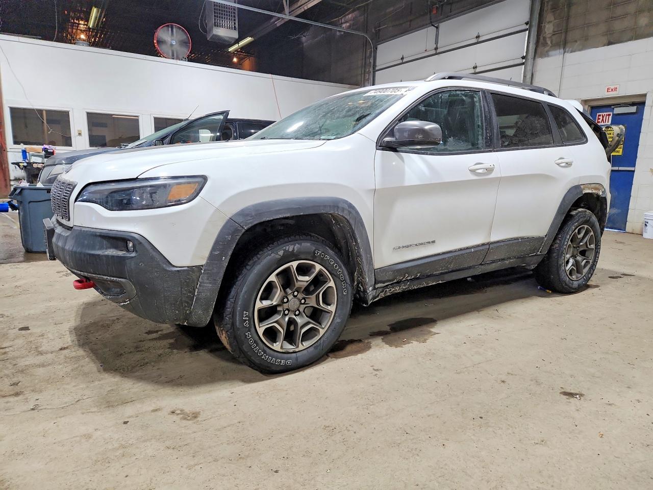 Salvage Jeep Cherokee Image