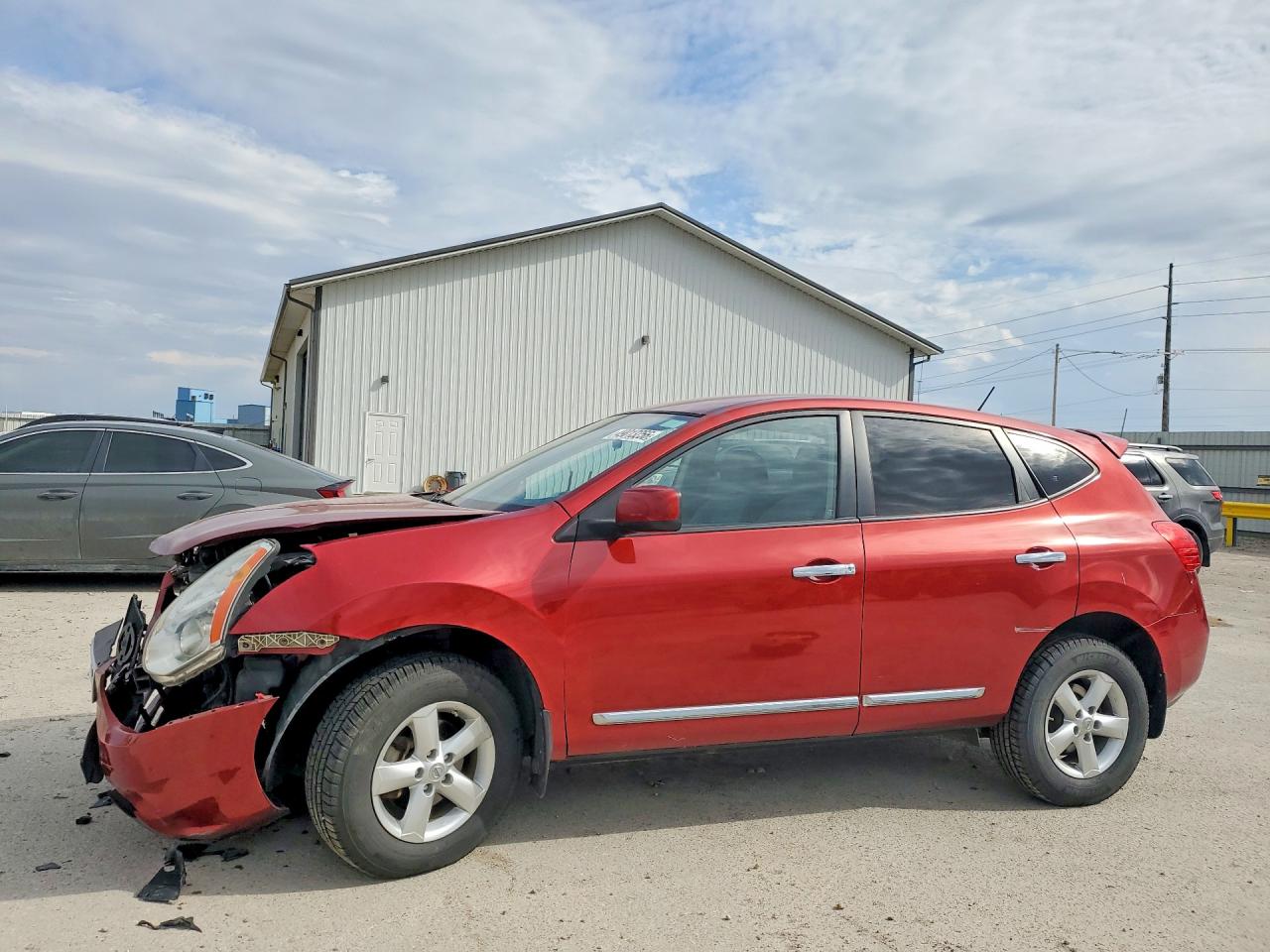 Salvage Nissan Rogue Image