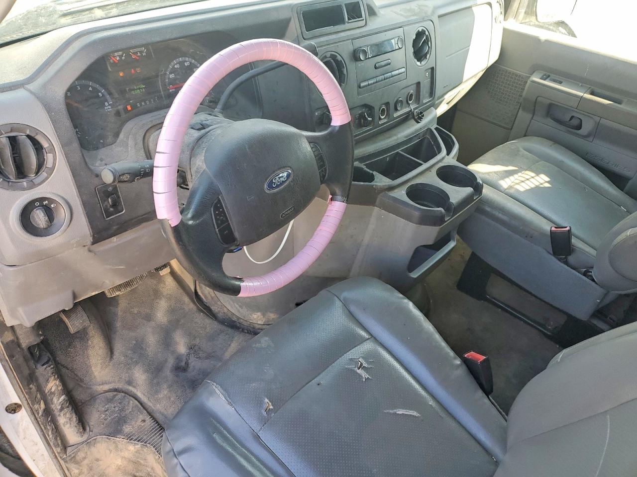 Ford Econoline E250 Van
