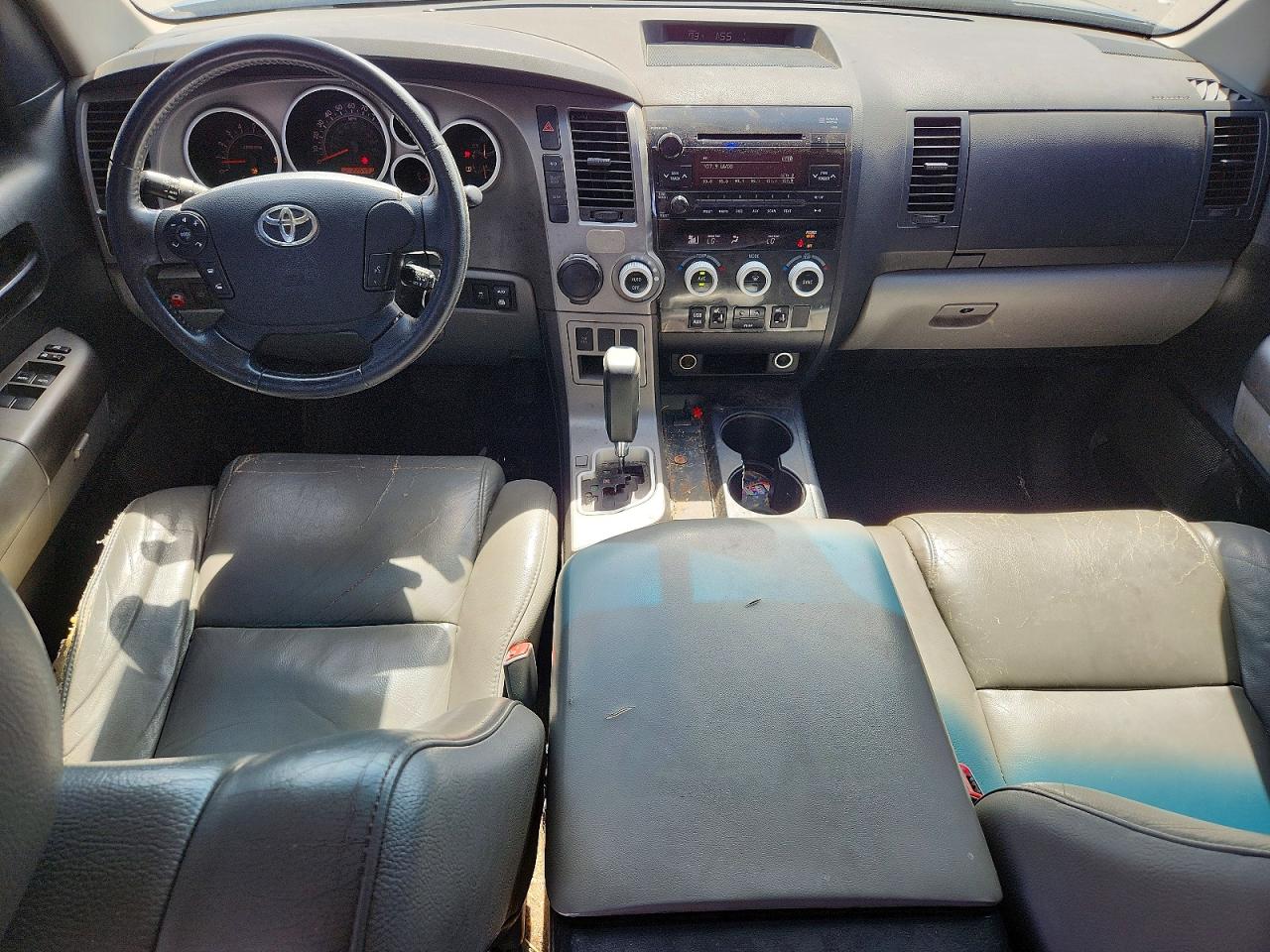 Toyota Sequoia Sr5