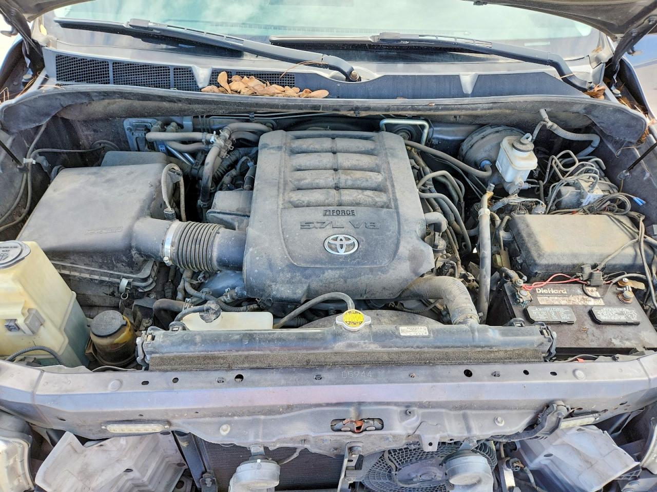 Toyota Sequoia Sr5