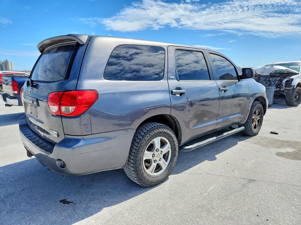 Toyota Sequoia Sr5