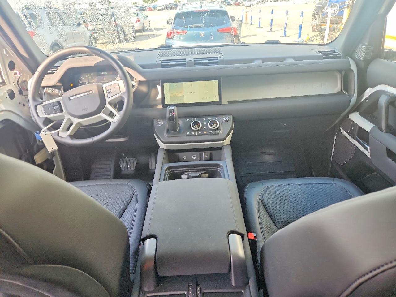 Land Rover Defender 110 S