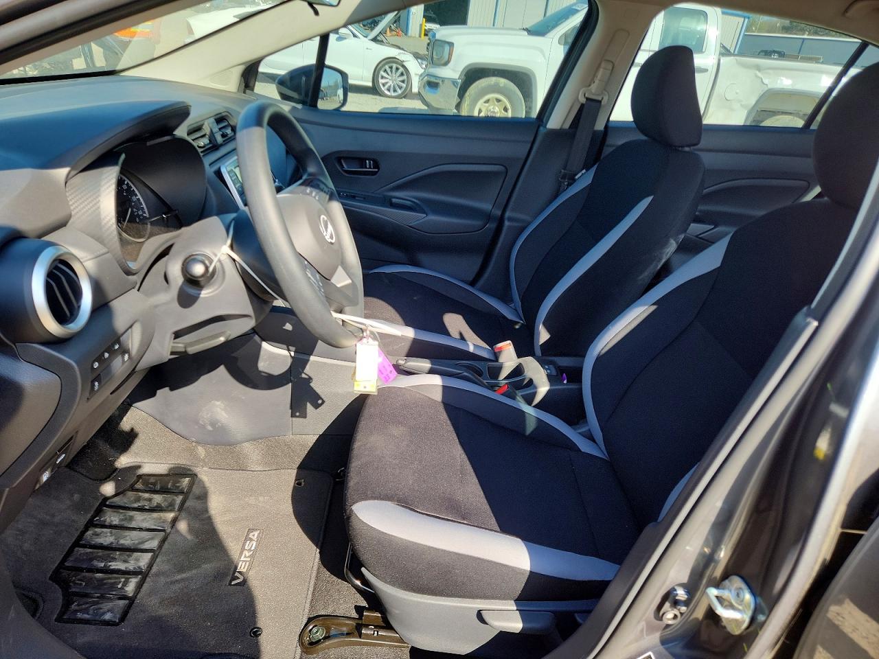 Nissan Versa S
