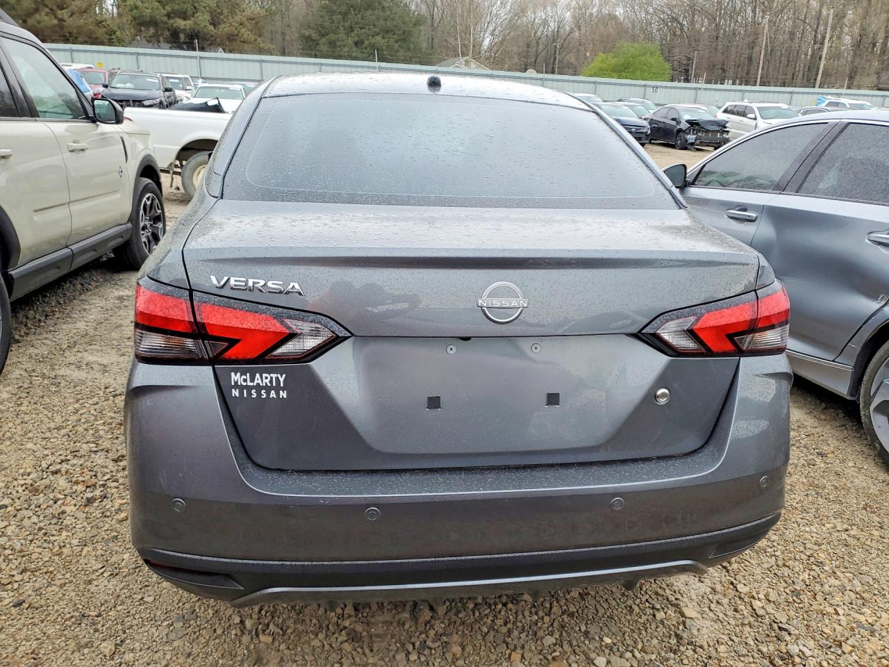 Nissan Versa S