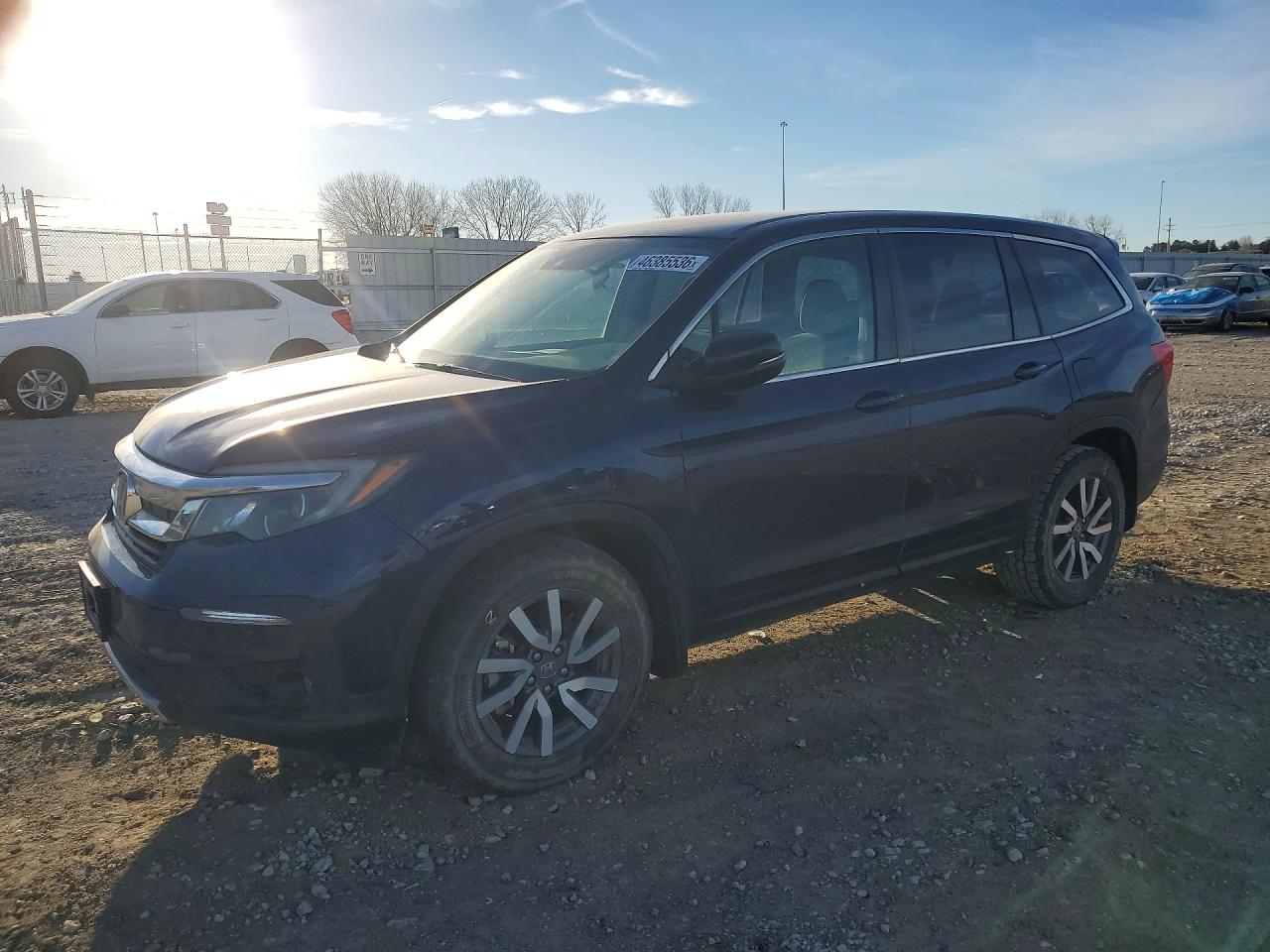 Salvage Honda Pilot Image