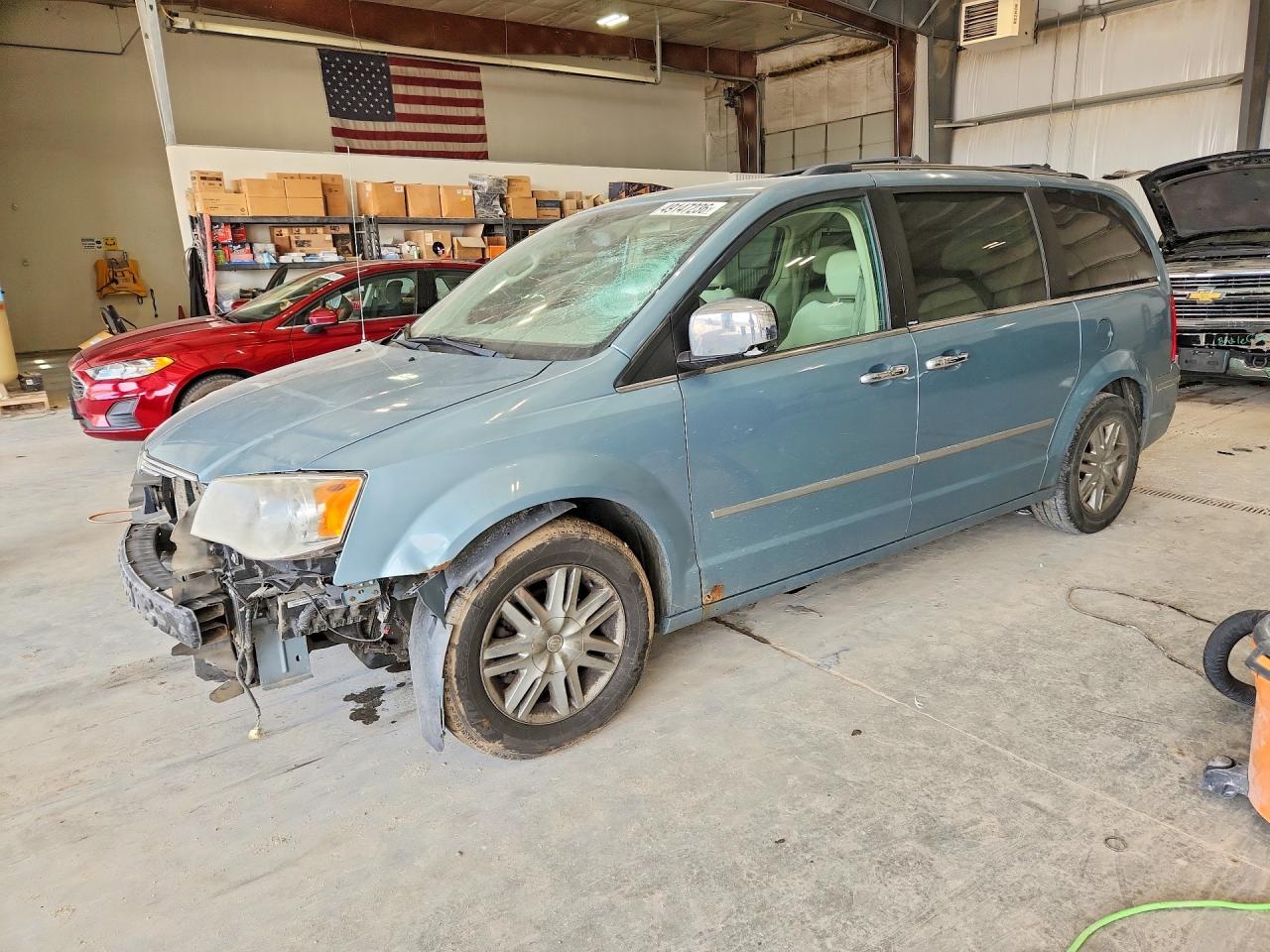 Salvage Chrysler Minivan Image
