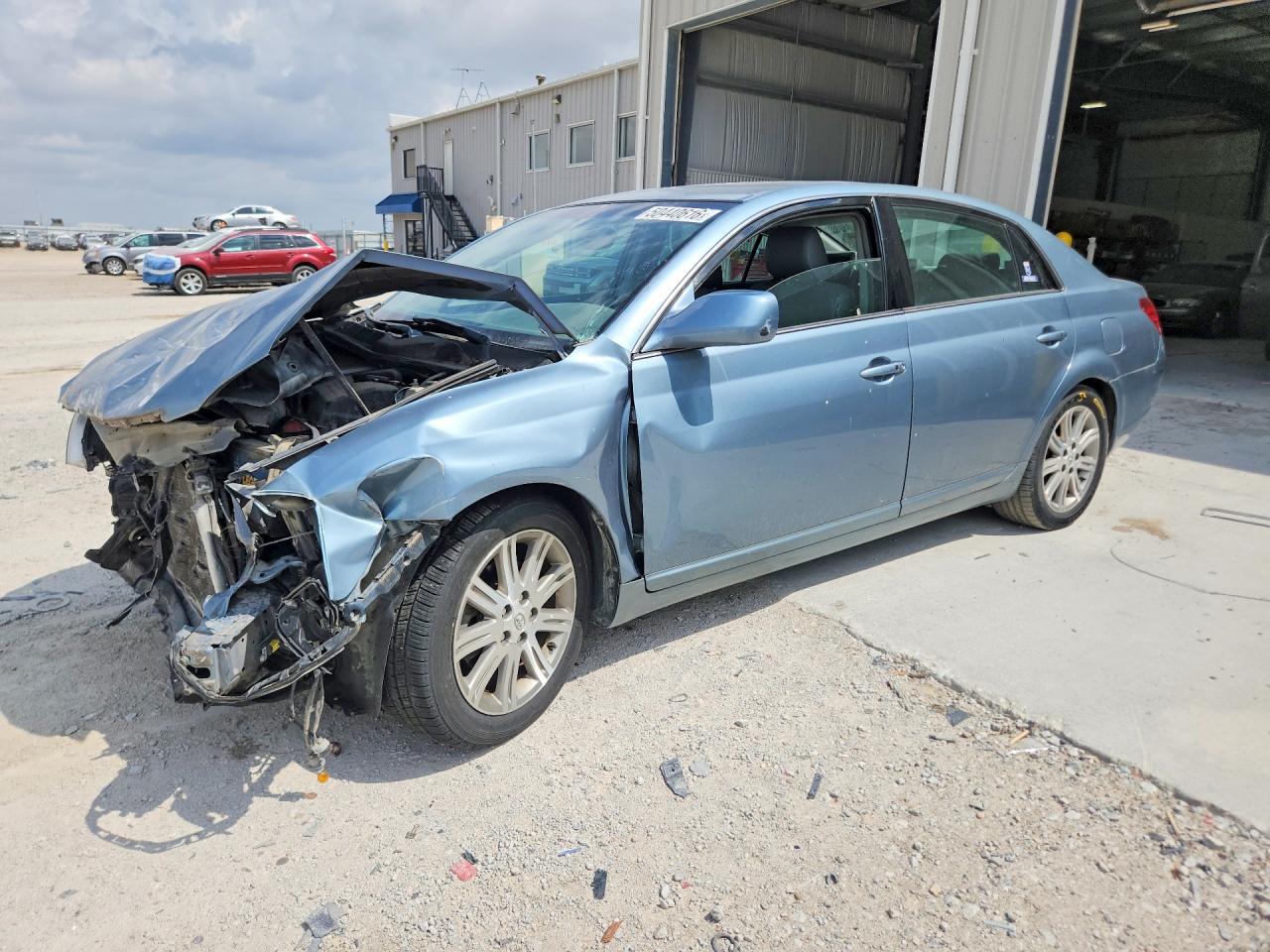 Salvage Toyota Avalon Image